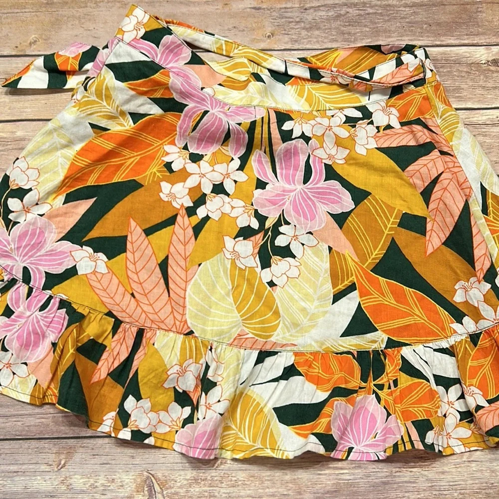 Aerie floral wrap around skirt - Picture 6 of 9